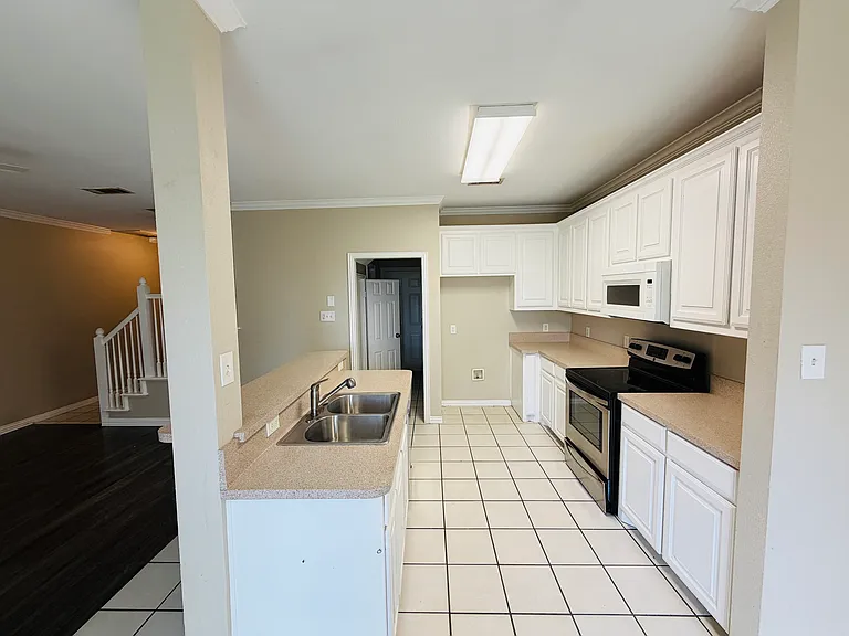 5808 Blackmon Ct — Photo 4