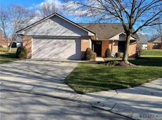 207 Whispering Wind Ct, Englewood, OH 45322