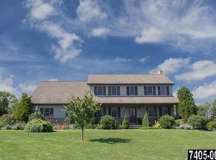 195 Wynshire Ln, Red Lion, PA 17356