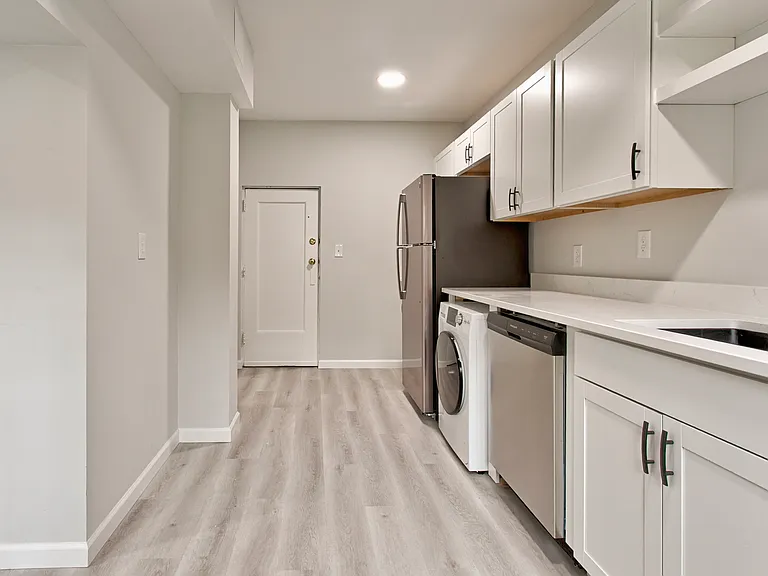 3900 Edwards Rd #4 — Photo 8