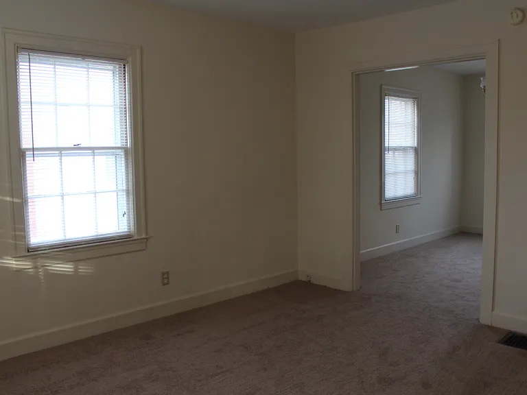 1574 Elizabeth St — Photo 10