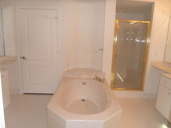 2nd image of 10710 NW 66th St APT 409