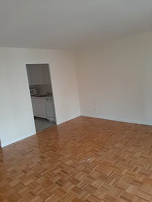 Rented by CitySites Real Estate Group | media 5