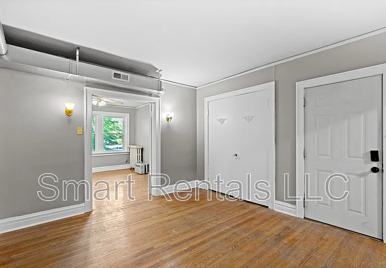 5618 S Grand Blvd #1 — Photo 18