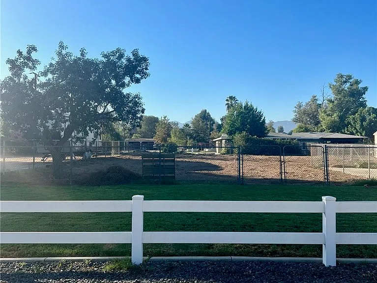 1192 Man O War Dr — Photo 22