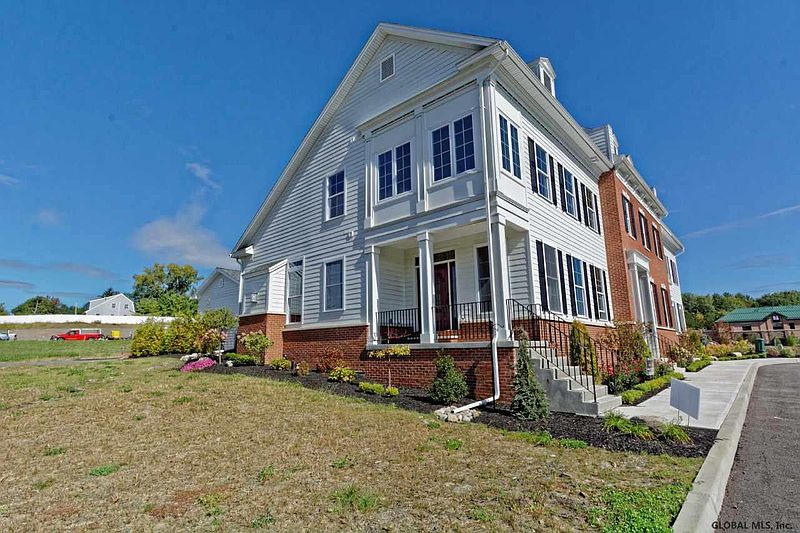 2nd image of 13 SUDBURY Square