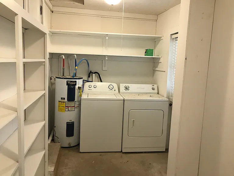 212 Park Ave — Photo 15