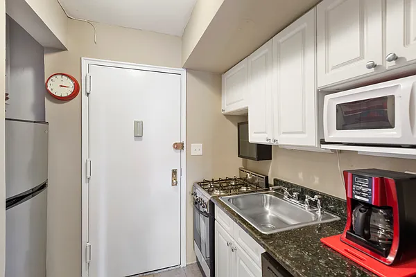 Sold by Level Group | media 5