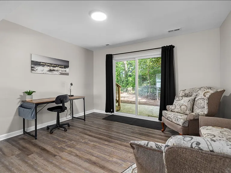 1048 Ivy Ln — Photo 38