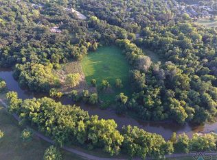 300 E Twin Oaks Rd, Sioux Falls, SD 57105