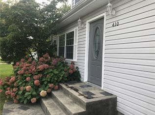 410 Harcourt Rd, Vermilion, OH 44089