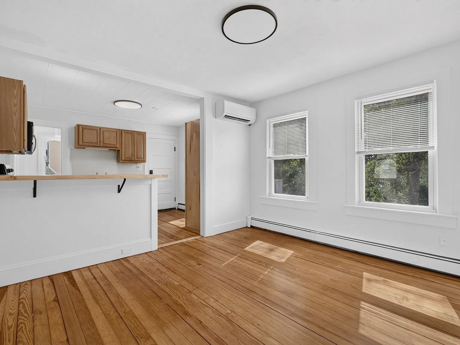 2 bed, 900 sqft, $2,500 — Photo 3