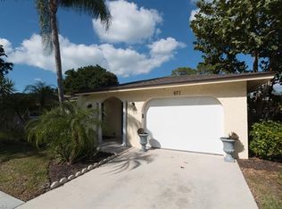 671 98th Ave N, Naples, FL 34108