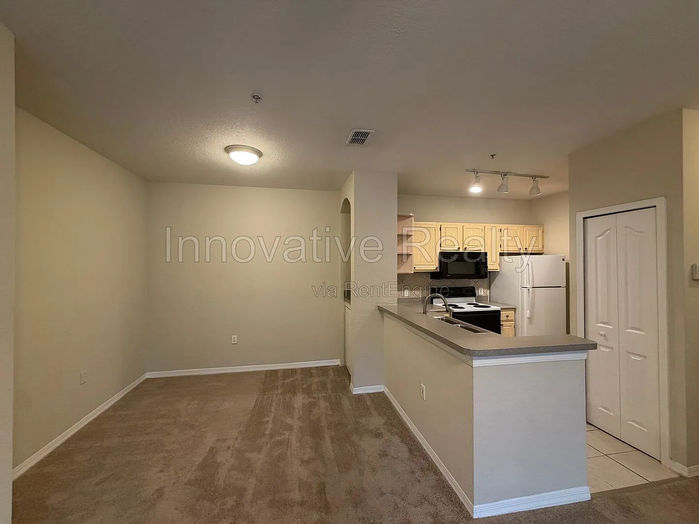 2 bed, 1.0 bath, 898 sqft, $1,495 — Photo 3