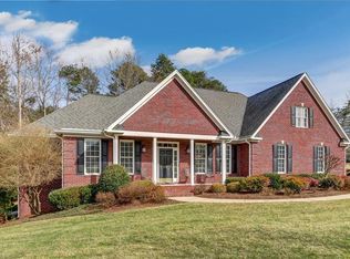 8183 Gray Leigh Ct, Oak Ridge, NC 27310