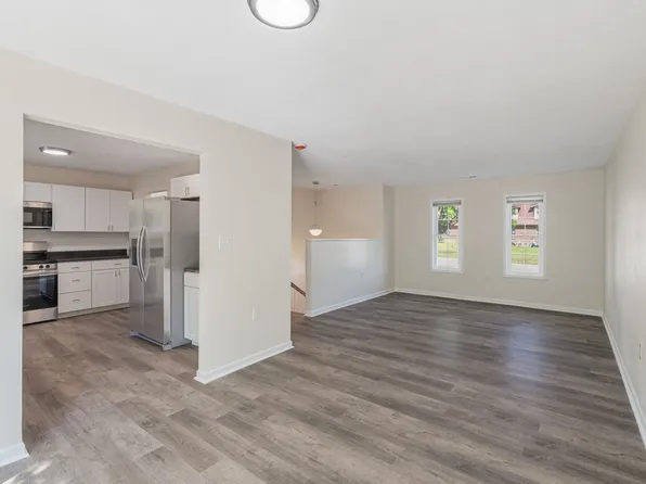 2827 Shiloh Cir, Strawberry Plains, TN 37871