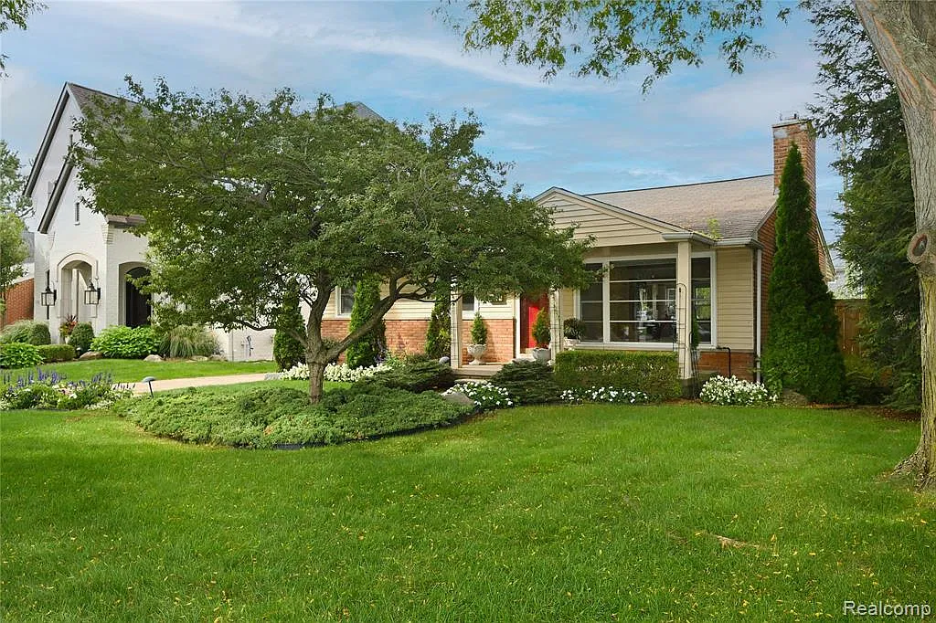 3 bed, 2.5 bath, 1234 sqft, $3,000 — Photo 1