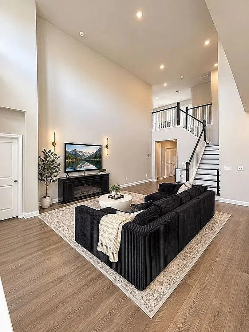 Spacious 4BR House in Goose Creek — Photo 3