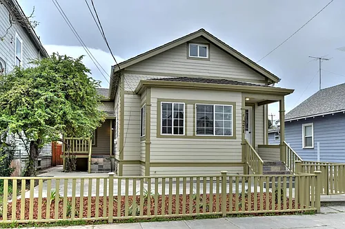 271 N 9th St Photo 1