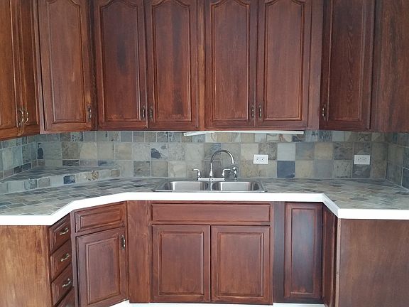 4th image of 219 Grant Dr