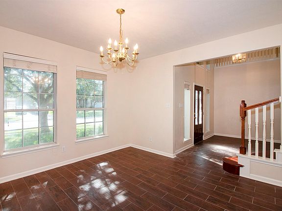 5th image of 203 Green Cedar Dr