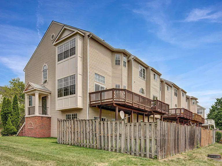 21639 Kings Crossing Ter — Photo 29