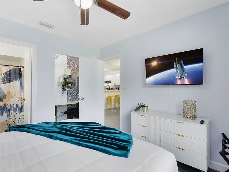 Oasis - 3165 South St. — Photo 14