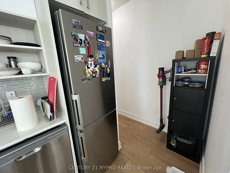 150 Fairview Mall Dr #802 — Photo 16