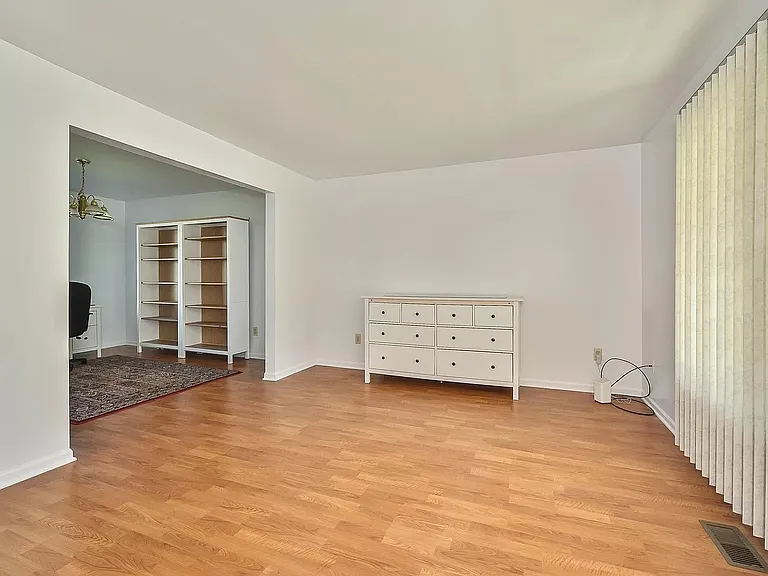 3212 Foxway Ct — Photo 9