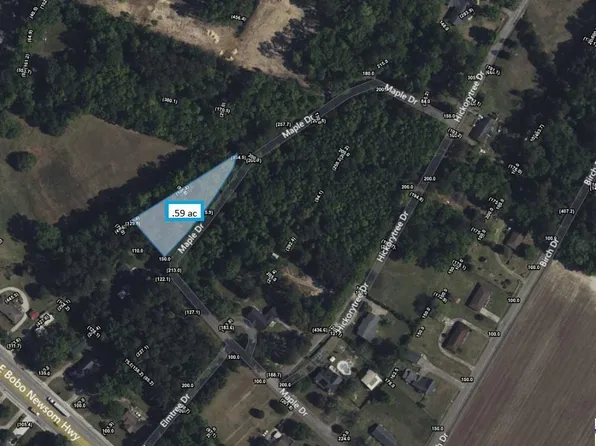 Maple Dr, Hartsville, SC 29550