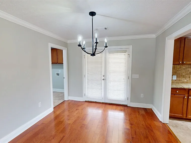 109 Sheila Blvd — Photo 9