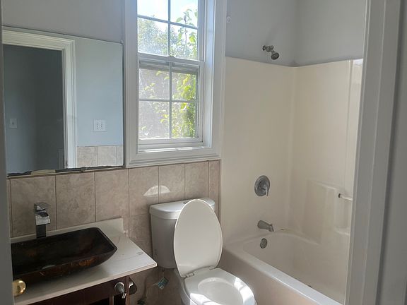 4th image of 110 Linda Way