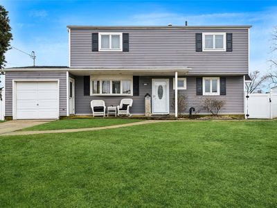 300 W 21st Street, Deer Park, NY, 11729