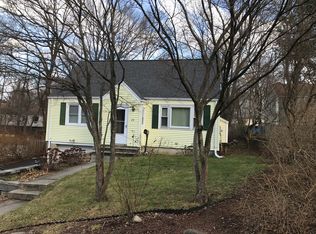 28 Loretta Pl, Bridgeport, CT 06606