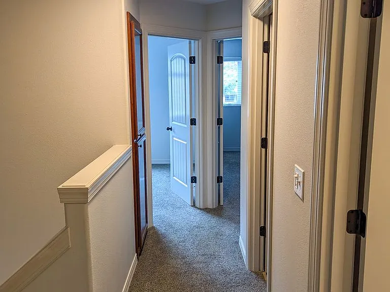 407 & 409 Madrona Ave SE — Photo 12