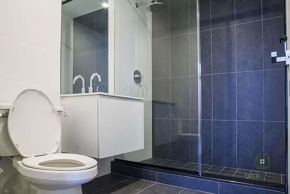 Rented by Evergreen Apartments BK | media 5