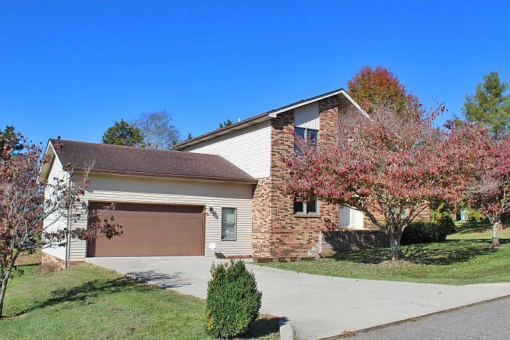 211 Pogue Dr photo 1