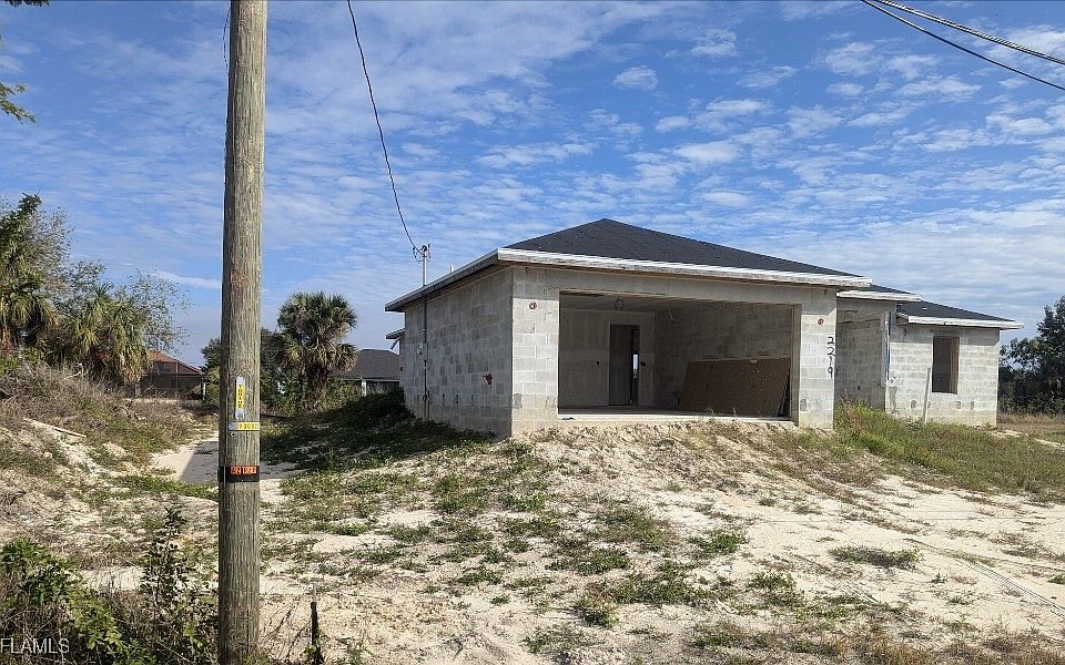 1st image of 2219 NE 21st Pl