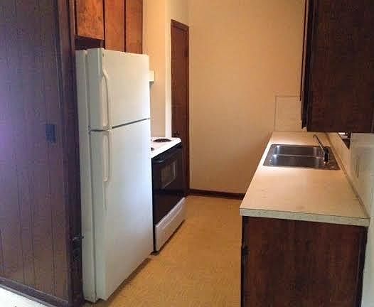 3rd image of 115 W Hope Dr APT B