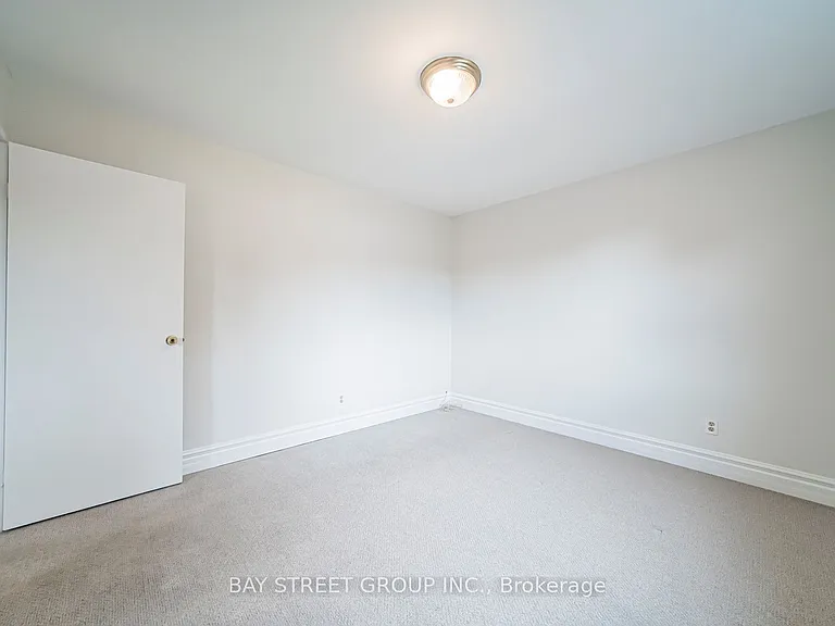 296 Killdeer St W — Photo 10