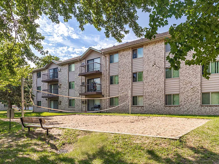 Woodland Park Apartments — Photo 39