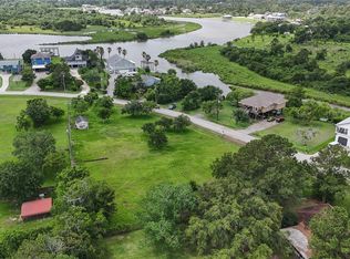 4203 Scenic Dr, Dickinson, TX 77539