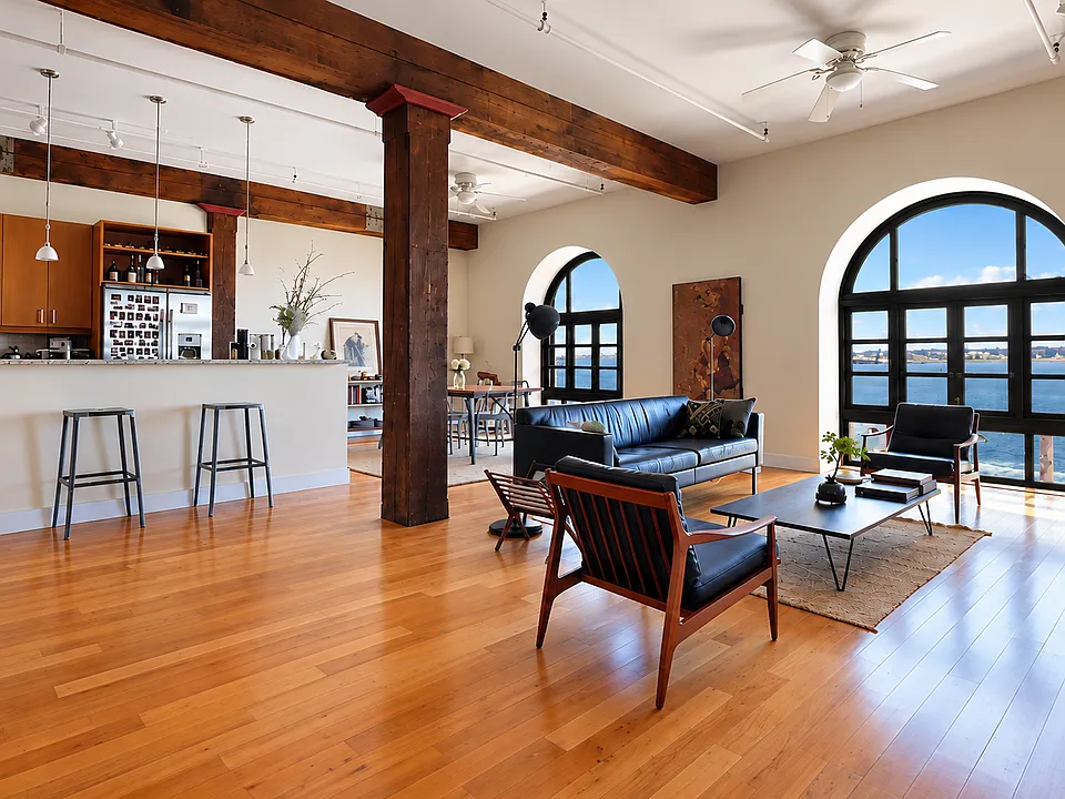 275 Conover St #4C