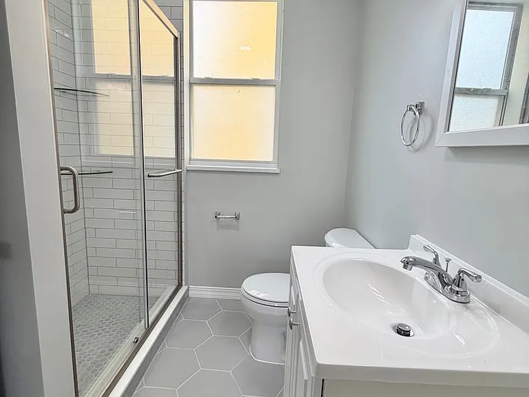 1227 Ross Ave. — Photo 5