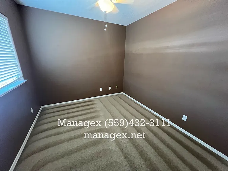 716 W Siena Ln — Photo 9