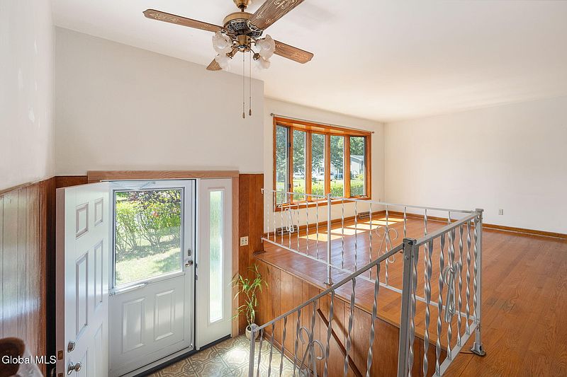 3rd image of 28 Chapman Drive