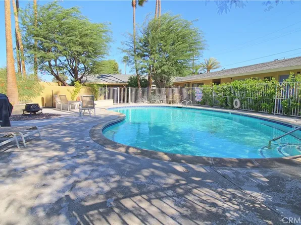 807 E Cottonwood Rd, Palm Springs, CA