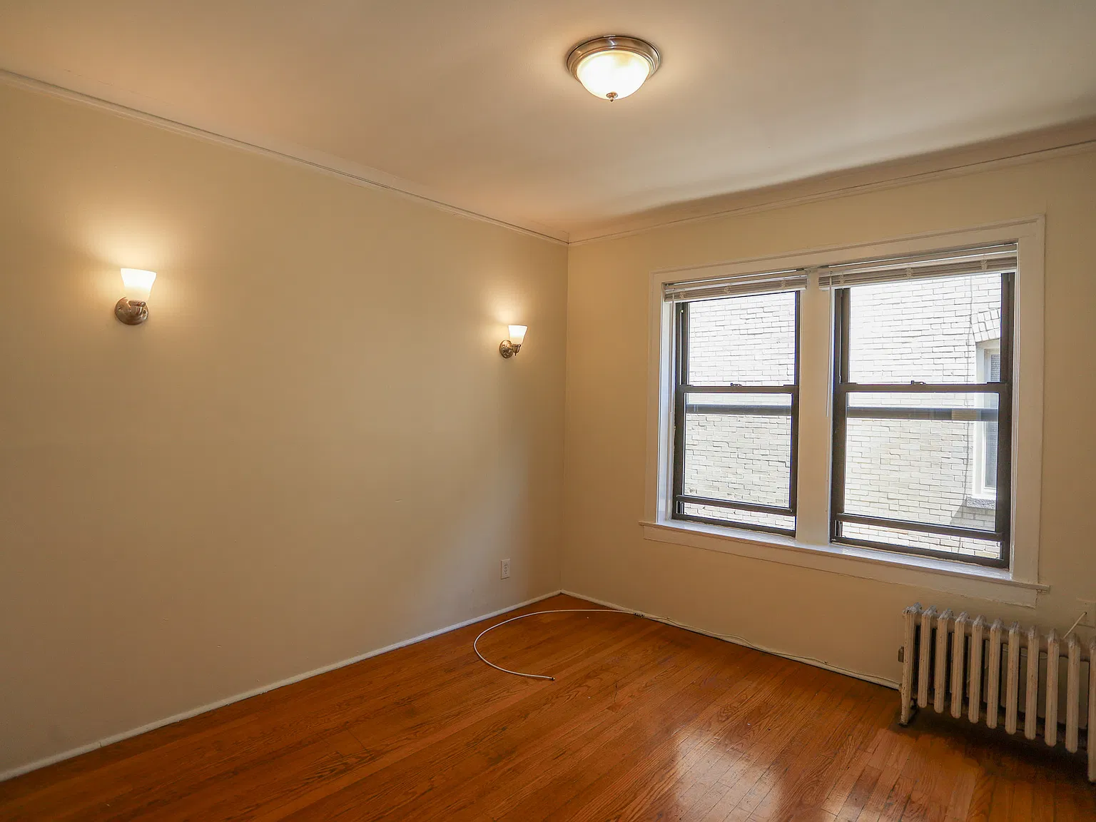 1625 W Lunt Ave — Photo 4