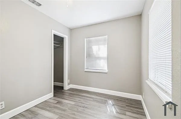 803 W Warren St — Photo 22