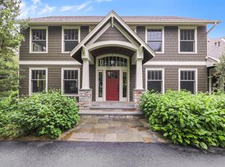 30 Blue Jay Ln, North Oaks, MN 55127